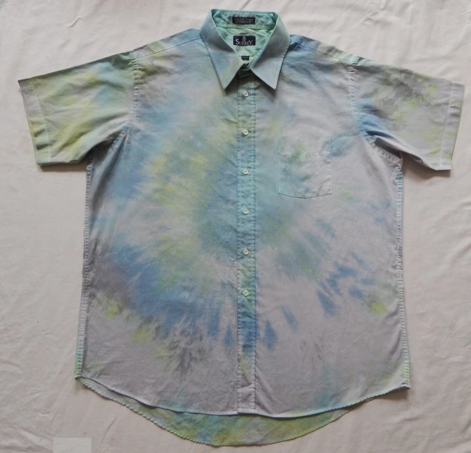 Camisa Tie Dye Negra Azul Verde Manga Corta Abotonada - XL Para Hombre Hecha a Mano Foto 1 de 4