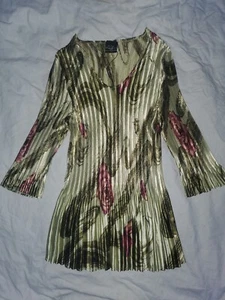 Mini Pleats Magic Scarf Shirt New Womens S-XL Green Floral 3/4 Sleeve Stretch - Picture 1 of 9