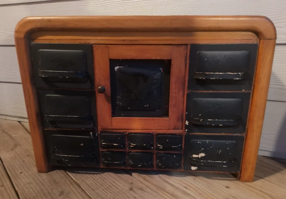Винтажный кленовый настольный или настенный шкаф для специй 1920-30-х годов с жестяными ящиками - Изображение 1 из 4