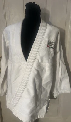Chaqueta UFC Gym GI Edición Premium Jiu-Jitsu Brasileño Blanco, Rendimiento A1 Foto 1 de 4