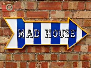 FABULOUS "MADHOUSE" HAND MADE POINTED SIGN. Vintage Circus, Fairground Style. - Picture 1 of 9