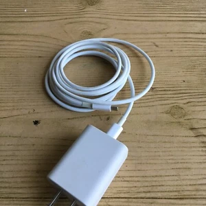 30W USB-C Charger and Cable - Compatible with Google Pixel phones - Picture 1 of 10