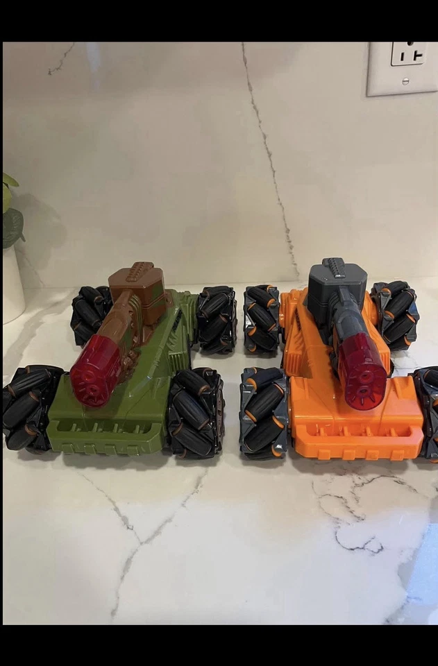 Laser Battle Hunters Shadow & Reaper Radio Control Vehicles No Remote Control - Image 1 of 4