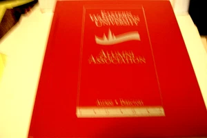 Eastern Washington University Alumni Directory 1992 elenco di alunni - Foto 1 di 6