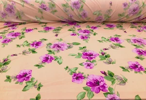 Tela elástica de spandex estampada DTY melocotón fucsia púrpura floral J224 - Imagen 1 de 1