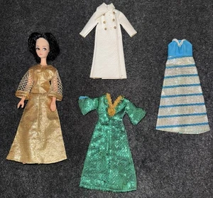 Vintage 1970 Dawn by Topper Doll Lot + 3 Outfits Gold, Green, Blue, White Coat - Picture 1 of 5