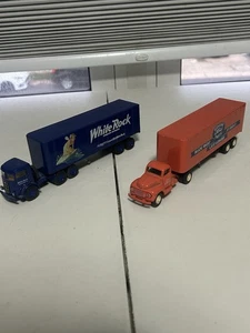 2 Stück Hartoy Die-Cast Ford Tractor-Trailer American Highway Serie 1:64 - Bild 1 von 7