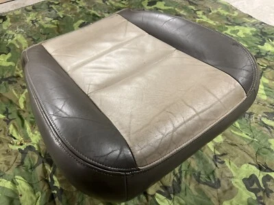 00-05 Cojín cubierta inferior asiento delantero pasajero Ford Excursion marrón Foto 1 de 4