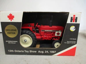 Trattore giocattolo International Harvester 684 "1997 Ontario Show" scala 1/16, nuovo con scatola - Foto 1 di 6