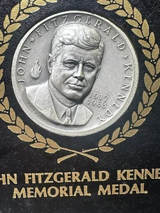 1964 John F. Kennedy 999 medalla conmemorativa de plata de Pres Art Co. con caja y papeles - Imagen 1 de 7