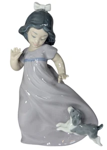 NAO Daisa Figur 1987 Mädchen läuft mit Hund 6,5 Zoll - Bild 1 von 5