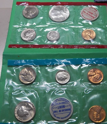 1968 U.S. MINT SET - Image 1 of 3