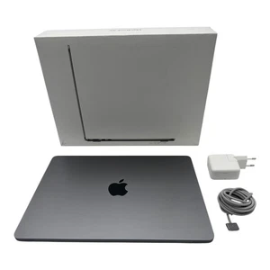 MacBook Air 13,6" 2022 M2 8-Core CPU 8-Core GPU 8GB 256GB Space Grau QWERTZ - Bild 1 von 10