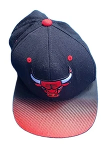 Cappello snapback Chicago Bulls Mitchell & Ness NBA basket legno duro classici - Foto 1 di 7