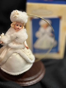 2002 Hallmark Keepsake Ornament Madame Alexander Winter Wonderland #7 Stand/Box. - Picture 1 of 4