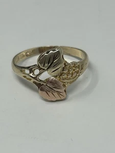 Black Hills Gold 10K/12K Grapes & Leaves Ring Size 8, 2.5g JCO - Picture 1 of 8