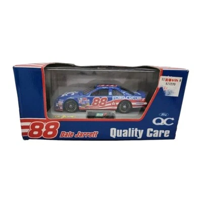 Revell Dale Jarrett 88 Quality Care 1:43 97 Ford Thunderbird NASCAR com estojo - Imagem 1 de 4