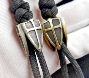 Cuchillo de cuentas de latón blanco de 3 caras escudo paracord cuentas colgante cordón cuentas - Imagen 1 de 6