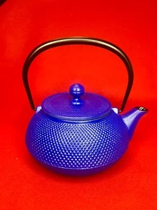 NEW TEAVANA Cast Iron Hobnail Teapot Tetsubin in PURE BLUE Made in Japan 30 Oz - Picture 1 of 13