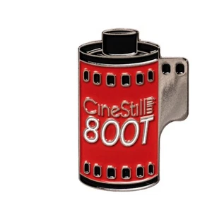 Pin de esmalte de película de tungsteno CINESTILL 800 - Imagen 1 de 5