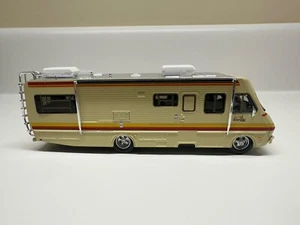 Greenlight 1986 Fleetwood Bounder RV Exclusive 1:64 Scale Diecast Model - Picture 1 of 6