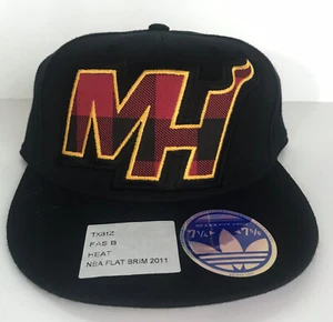 NEU Adidas 2011 schwarz rot & gelb Miami Hitze flache Krempe eng anliegende Mütze - Bild 1 von 5