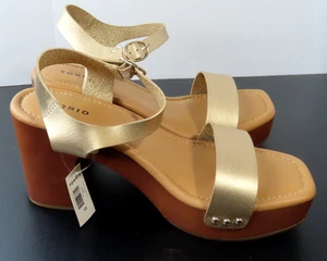 Torrid Square Toe Wood Heel Gold Band Strap Women's Size 10 Shoes - Picture 1 of 9