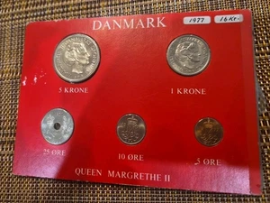 Seltener postfrischer Satz von fünf Münzen von Dänemark von 1977 ~ Königin Margrethe II  - Bild 1 von 2