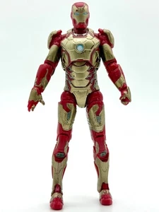 Hasbro Marvel Universe 3.75 Iron Man Hall of Armor MK 42. (2013) - Picture 1 of 6