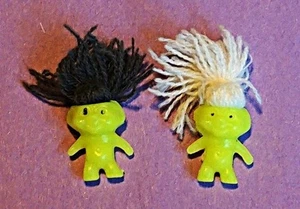 Kunststoff Miniatur TROLL Lot Garn Haar Kaugummi Charm Preis Schmuck - Bild 1 von 4