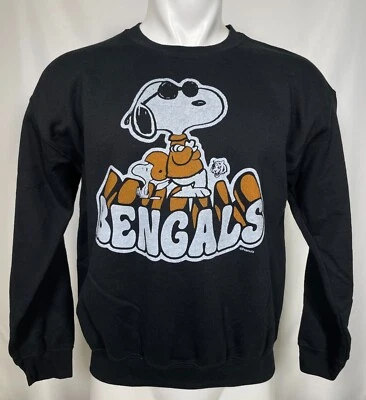 Cincinnati Bengals NFL Junk Food Snoopy Joe Cool & Woodstock Crew Sudadera Foto 1 de 4