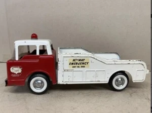 VINTAGE 1960s NYLINT FORD HI-WAY PRESSED STEEL EMERGENCY TOW TRUCK #1136 - Picture 1 of 17