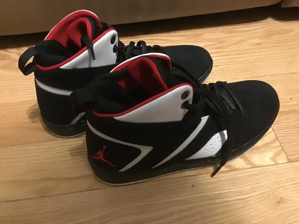 Jordan Flight Legend 'Triple Blanco'. SKUAA2526 023 nuevo sin caja con etiquetas talla 8us Foto 1 de 4