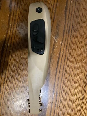 BMW 330i 2006 - moldura del asiento del conductor Foto 1 de 4