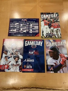 *** ATLANTA BRAVES GAMEDAY PROGRAM LOT + 2021 SEASON SCHEDULE MAGNET *** RARE ** - Picture 1 of 1