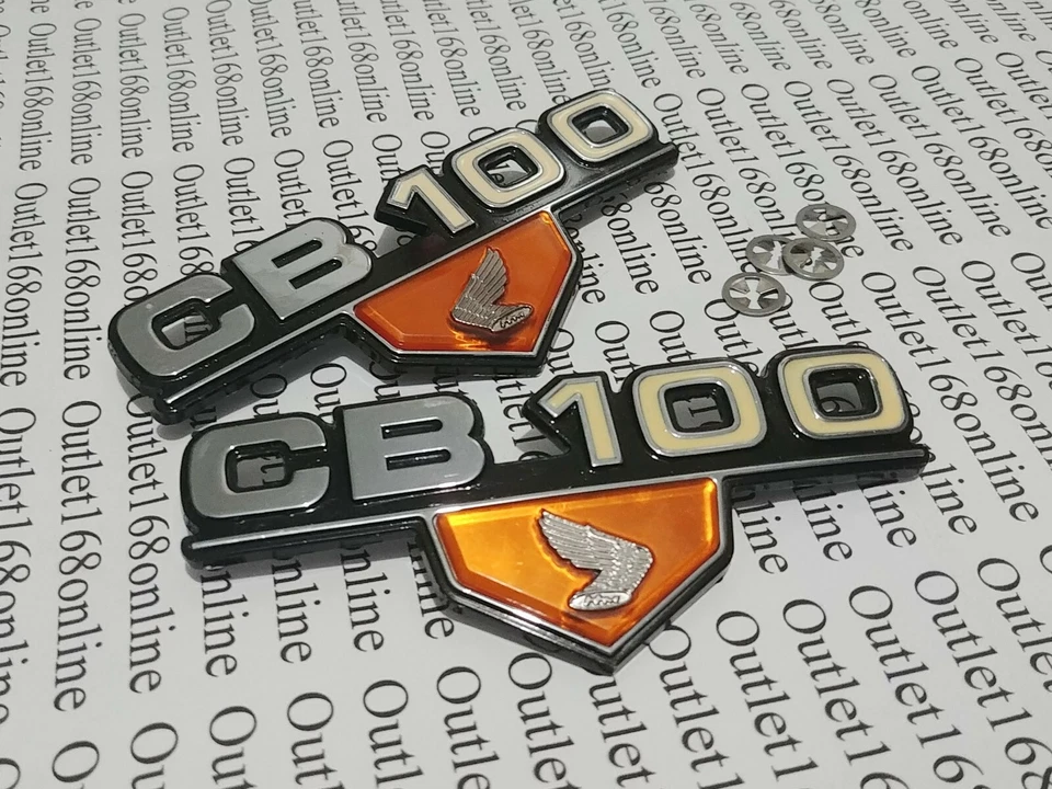 Par Honda CB 100 CB100 K3 K4 Marco Lateral Cubierta Emblema Insignia Logo con Clips de Tuerca Foto 1 de 4