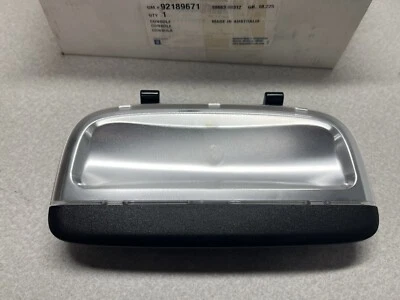 2008-2009 Pontiac G8 Rear Seat Dome Lamp NOS GM 92189671 - Image 1 of 2