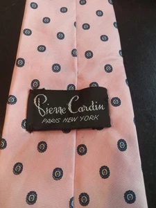Vintage Pierre Cardin Pink Silk Tie Made In Italy Geometric W: 3.5 L: 56 - Picture 1 of 3
