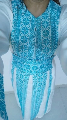 Vestido Thobe Palestino para Mujer Vestido para Niña con Hermoso Bordado Foto 1 de 4