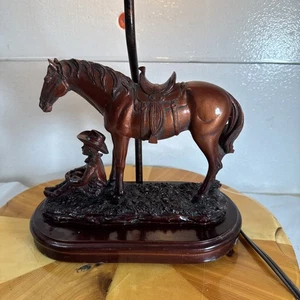 Lámpara de mesa Underwriters laboratorio vintage caballo y vaquero Bks - Imagen 1 de 10