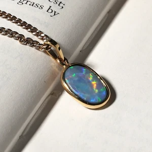 Vintage 18ct Gold Australian Black Opal Doublet Pendant Charm Oval Bezel Set - Picture 1 of 8