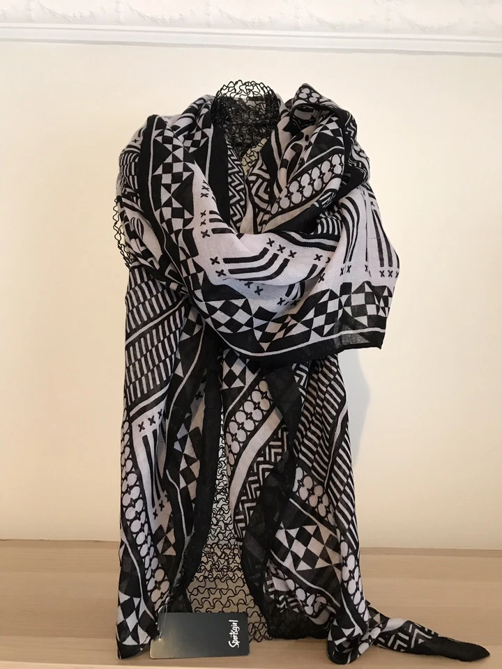 Fashion Scarve Re Sale Item Sportsgirl - image 1 of 1