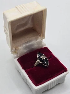 ANELLO VINTAGE ORO BIANCO 10 KT ONICE NERO MARQUISE DIAMANTE MISURA 5,25 - Foto 1 di 15