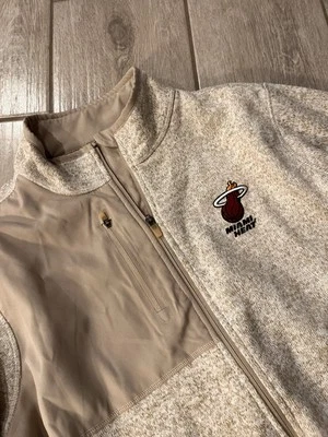 Chaqueta polar Miami Heat Basketball x Antigua para hombre cremallera completa avena/beige grande Foto 1 de 4