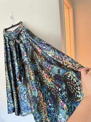 Maxi Falda Midi Cintura Alta Estampado Satinado Colorido Her Destiny Talla M Lazo Completo Foto 1 de 4