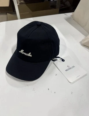 Gorra de béisbol Moncler Logo Patch Script | Nueva con etiquetas | 100 % auténtica | O/S Foto 1 de 4