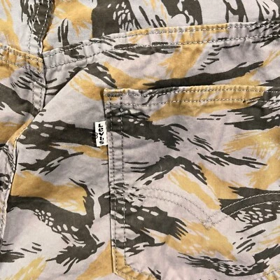 Levis Woodland Camuflaje Para Hombres 32X30 Gris Caza Pestaña Blanca Aire Libre Senderismo Informal Foto 1 de 4