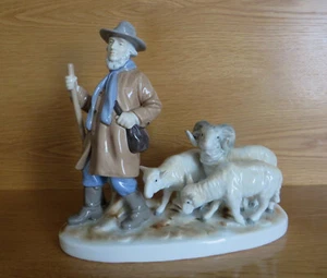 Schäfergruppe Schäfer mit Herde Hirte Schaf Widder Lamm Porzellan Porzellanfigur - Bild 1 von 12