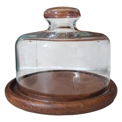 Tablero de queso de madera de teca Gailstyn-Sutton Towle con cúpula de vidrio Cloche Tailandia Foto 1 de 4