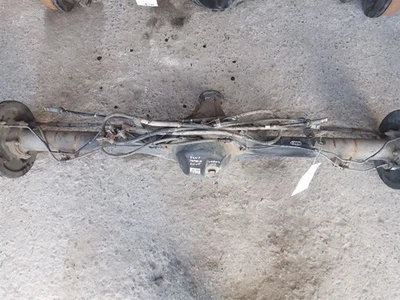 Rear Axle Assy 4x2 MT 3.31 Gear Ratio Base Trim from 2006 Toyota Tacoma 10636451 - Imagem 1 de 4